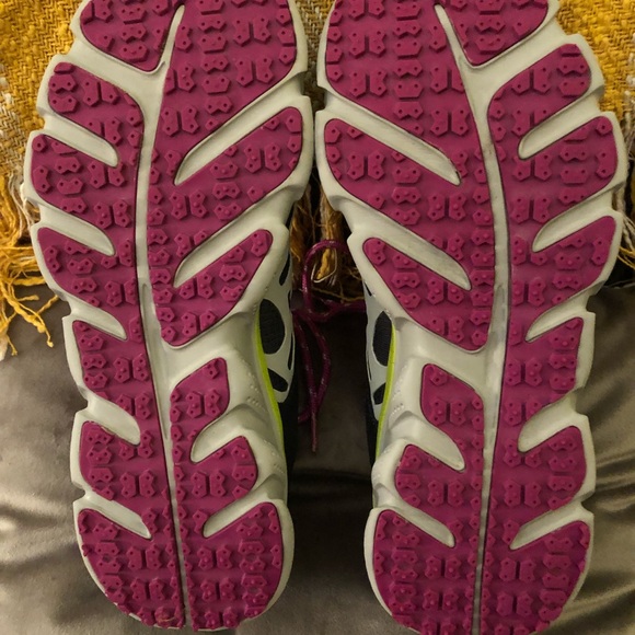 Under armour gray with lime and raspberry size 9 - Picture 3 of 5